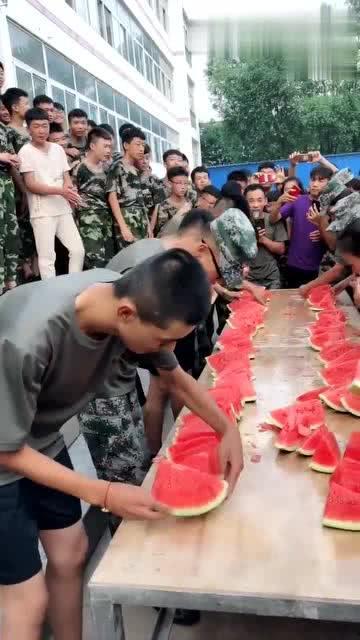 湖南教官吃瓜比赛,趣味横生挑战极限